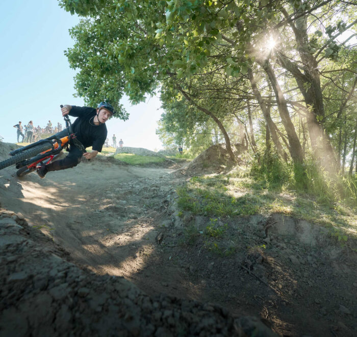 od-zera-do-sendera-kazoora-2026